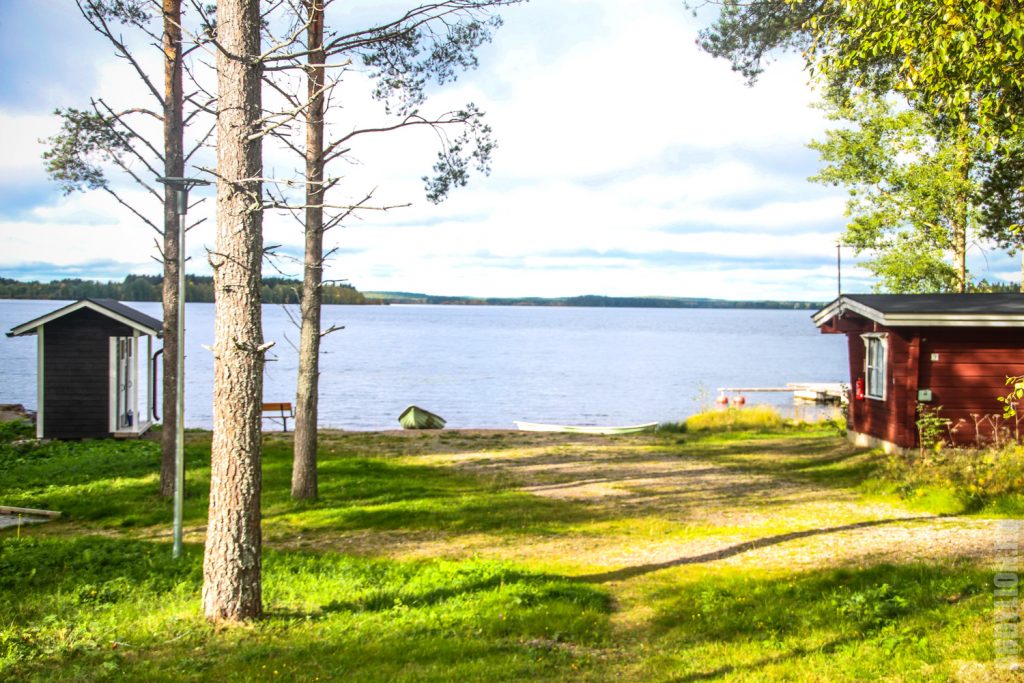 Озеро Ильярви в кемпинге Ристиярви Финляндия