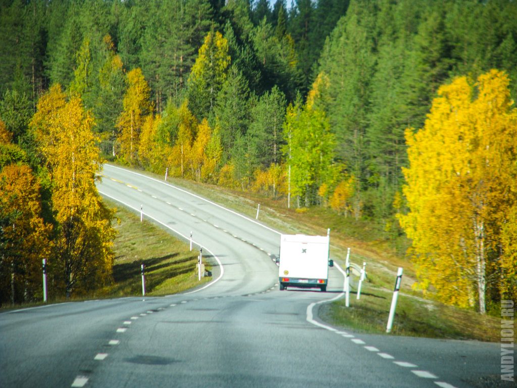 Осенняя дорога в Финляндии