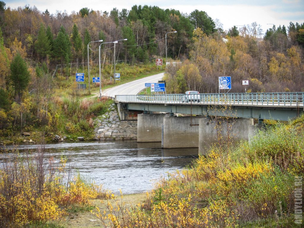 Мост-граница между Финляндией и Норвегией
