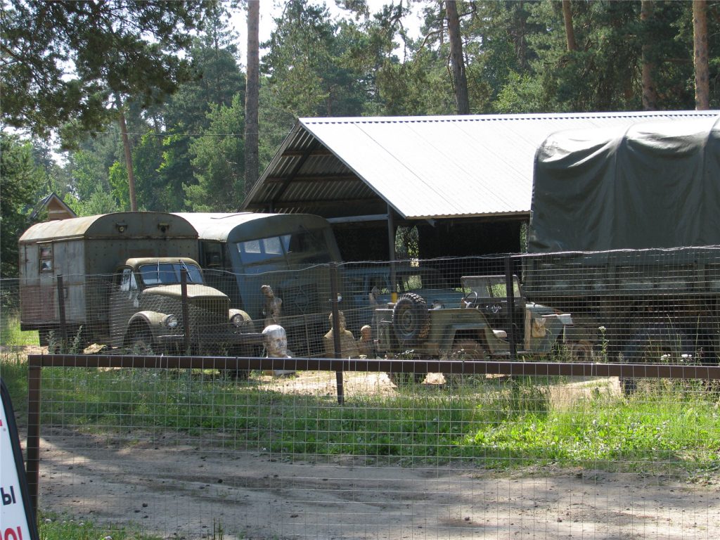 Музей военного ретро-транспорта около музея паровозов под Переславлем-Залесским