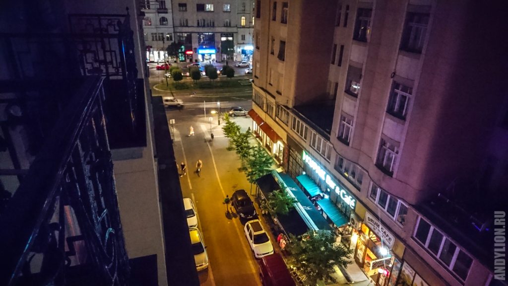 Улица Доб. Будапешт. Вид с балкона наших апартов.
